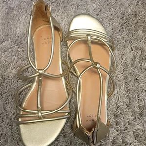 A new day Gold sandals size 7